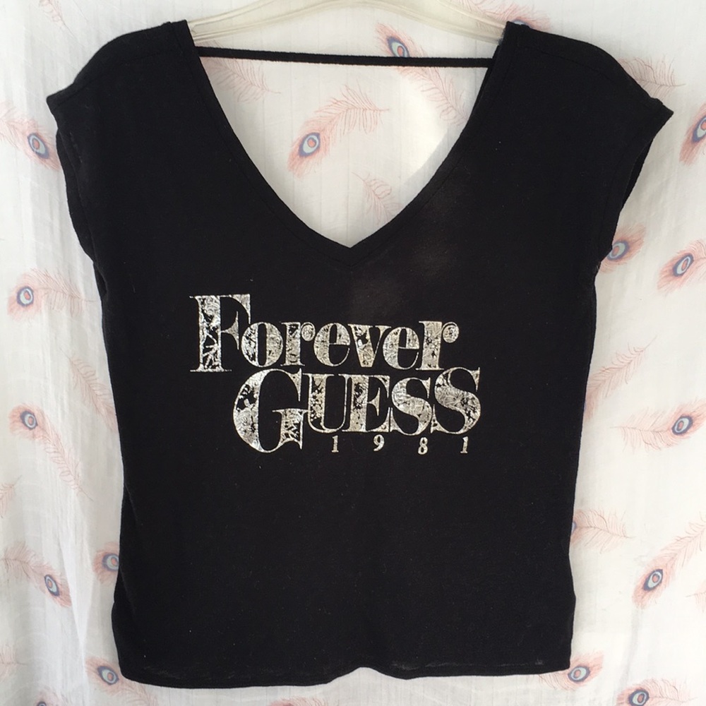 Guess tee with open back M